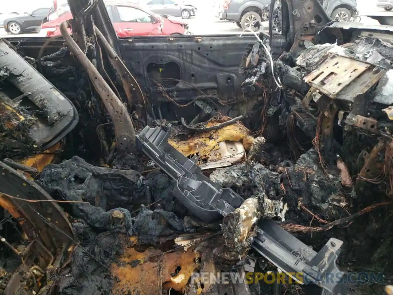 5 Photograph of a damaged car JTEZU5JR5L5213969 TOYOTA 4RUNNER 2020