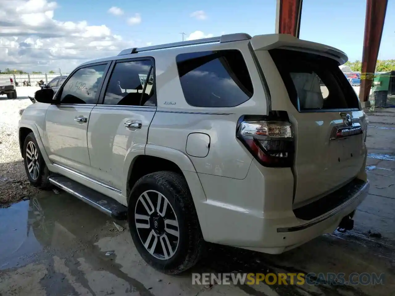 3 Photograph of a damaged car JTEZU5JR5L5217438 TOYOTA 4RUNNER 2020