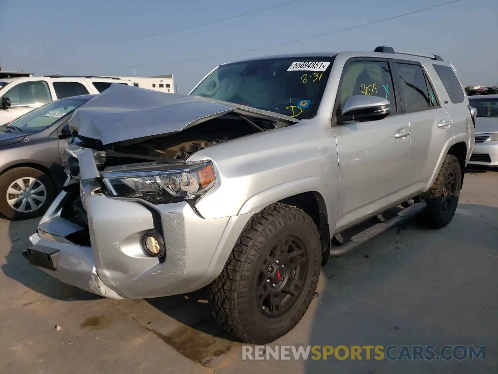 2 Photograph of a damaged car JTEZU5JR5L5218377 TOYOTA 4RUNNER 2020