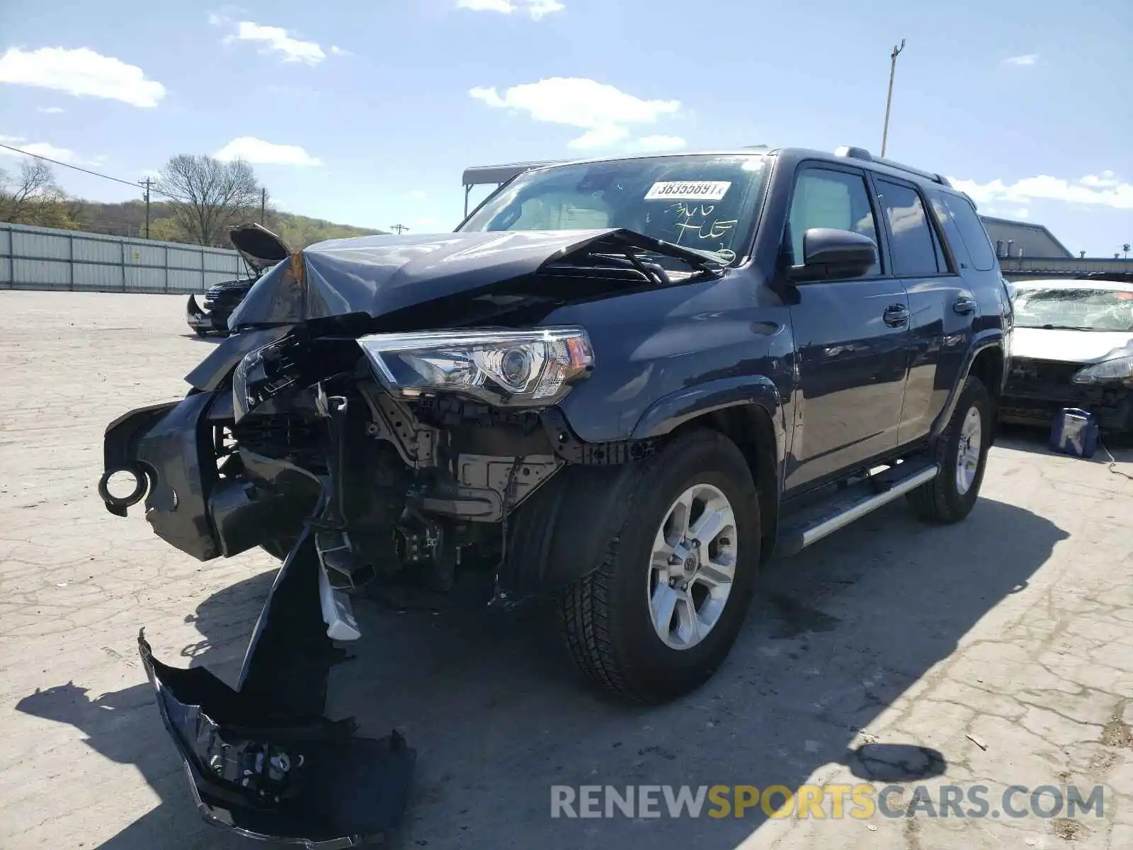 2 Photograph of a damaged car JTEZU5JR5L5218668 TOYOTA 4RUNNER 2020