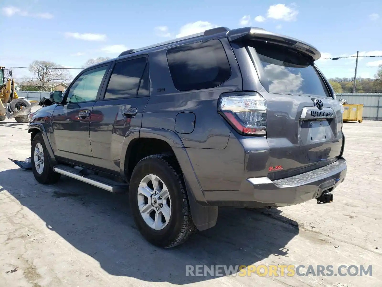 3 Photograph of a damaged car JTEZU5JR5L5218668 TOYOTA 4RUNNER 2020