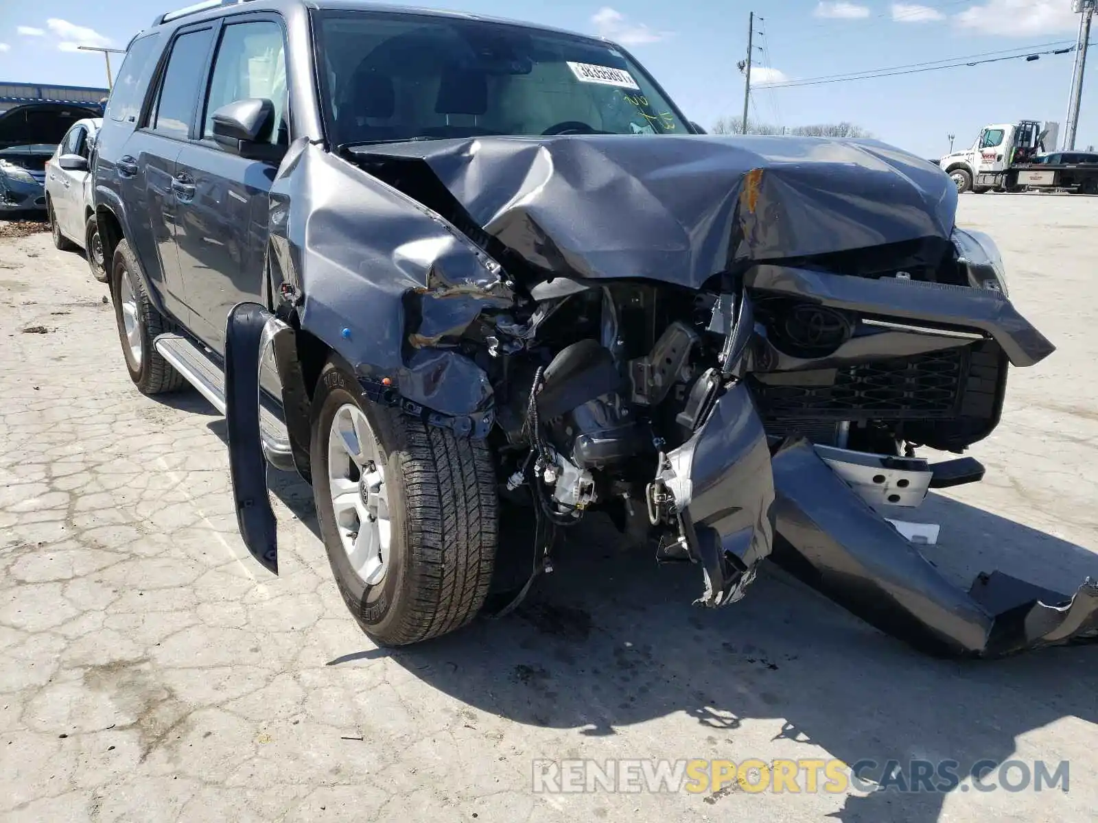 9 Photograph of a damaged car JTEZU5JR5L5218668 TOYOTA 4RUNNER 2020