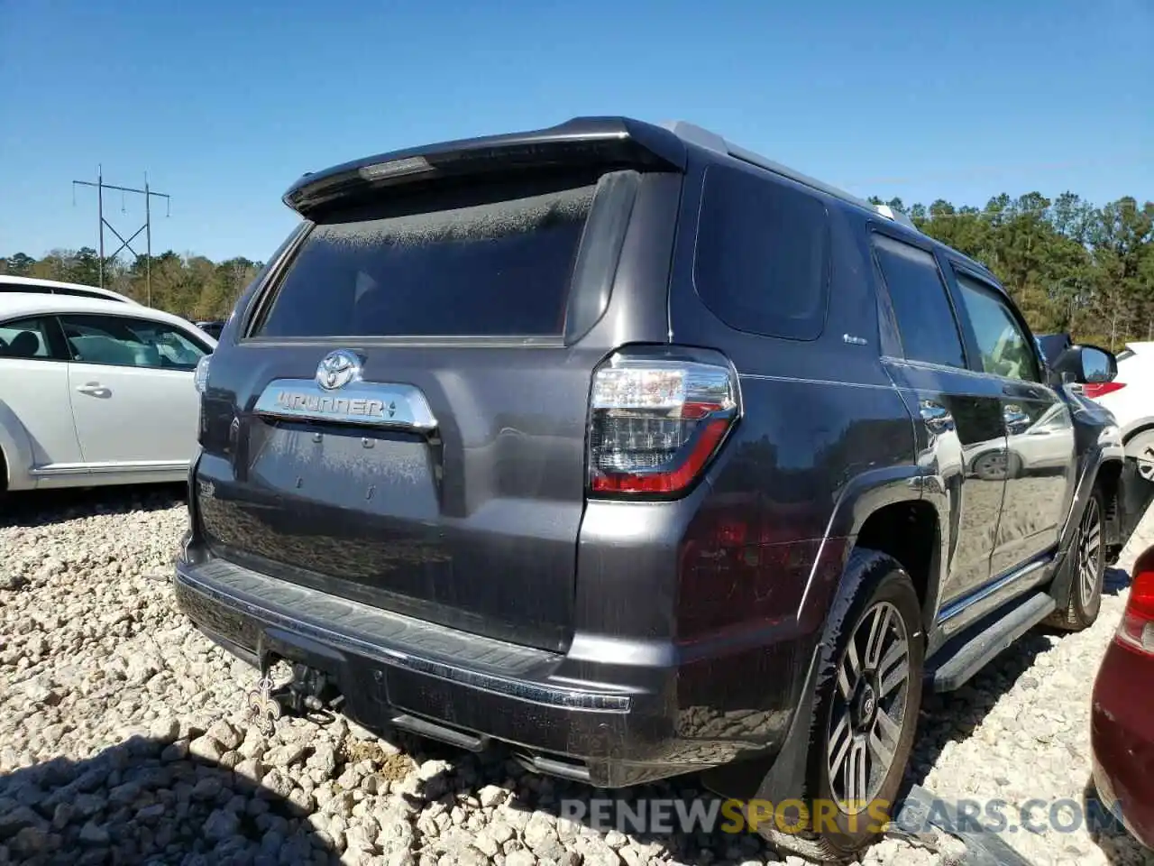 4 Photograph of a damaged car JTEZU5JR5L5219190 TOYOTA 4RUNNER 2020