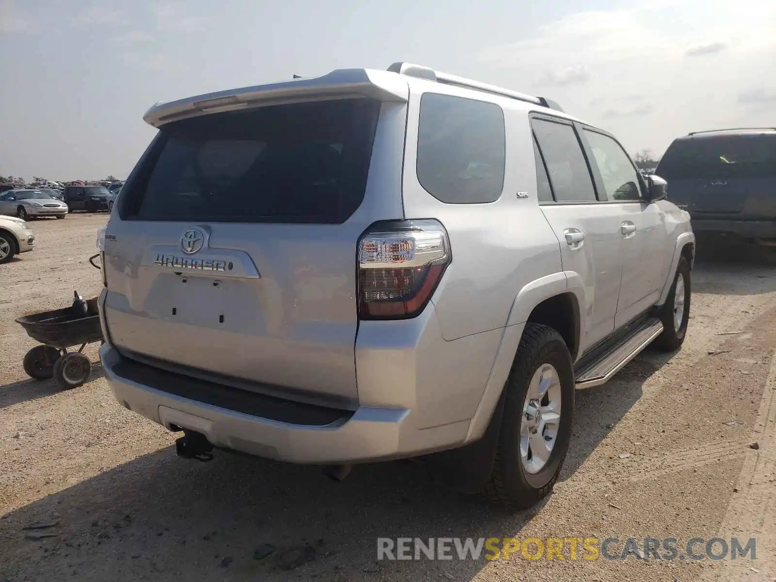 4 Photograph of a damaged car JTEZU5JR5L5221134 TOYOTA 4RUNNER 2020