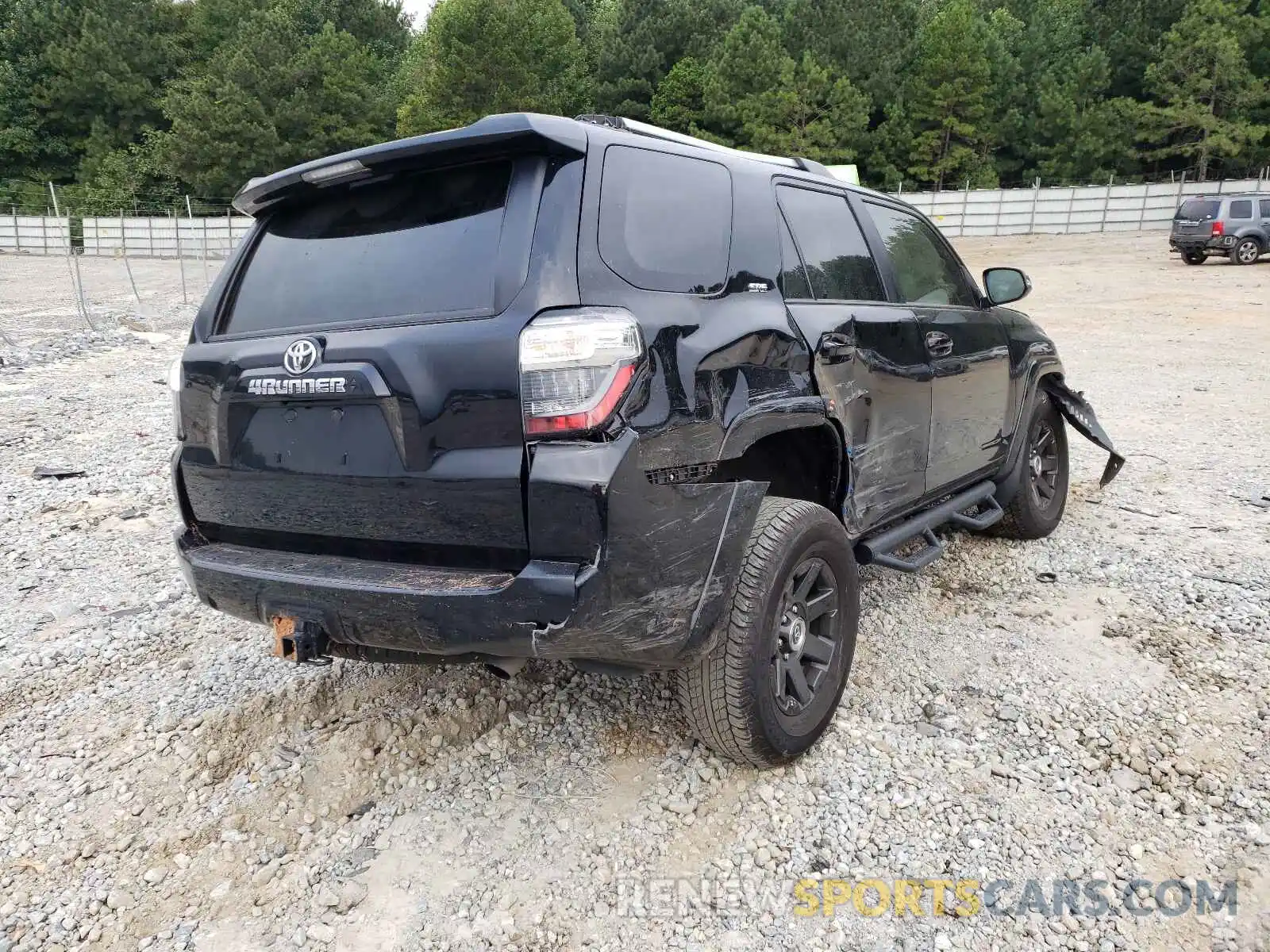 4 Photograph of a damaged car JTEZU5JR5L5223501 TOYOTA 4RUNNER 2020