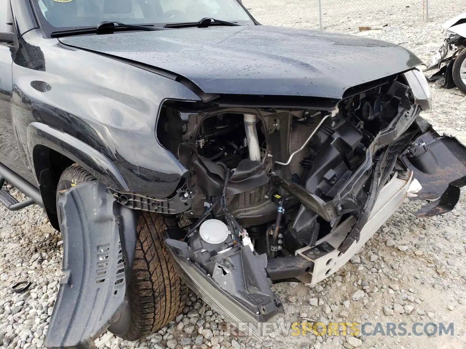 9 Photograph of a damaged car JTEZU5JR5L5223501 TOYOTA 4RUNNER 2020