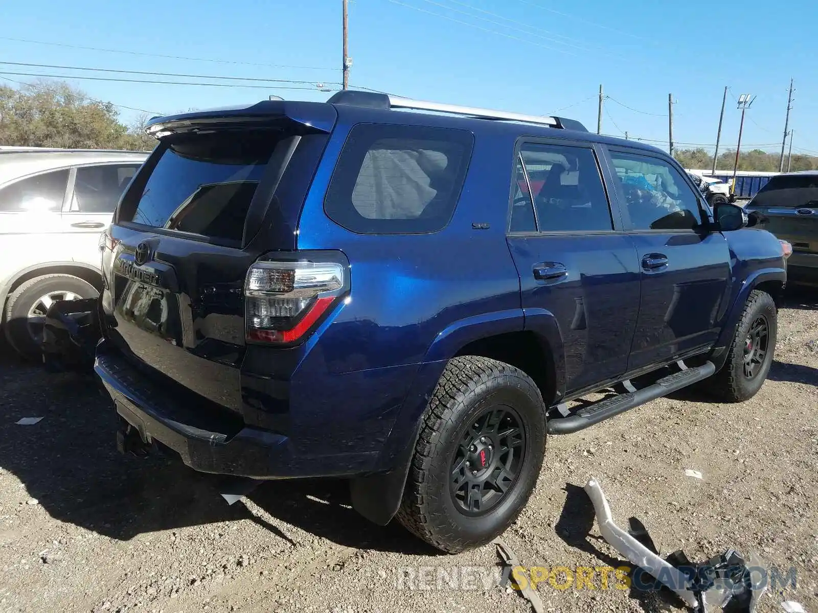 4 Photograph of a damaged car JTEZU5JR5L5224678 TOYOTA 4RUNNER 2020