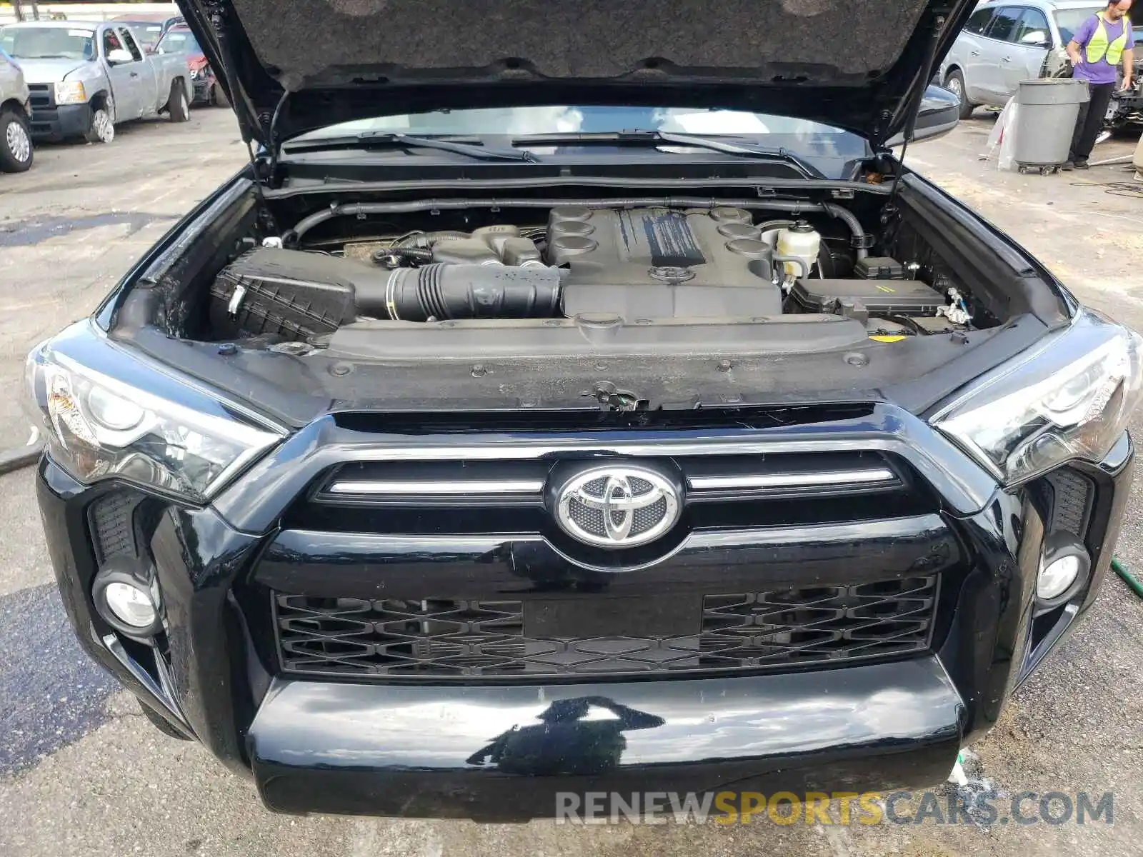 7 Photograph of a damaged car JTEZU5JR5L5224695 TOYOTA 4RUNNER 2020