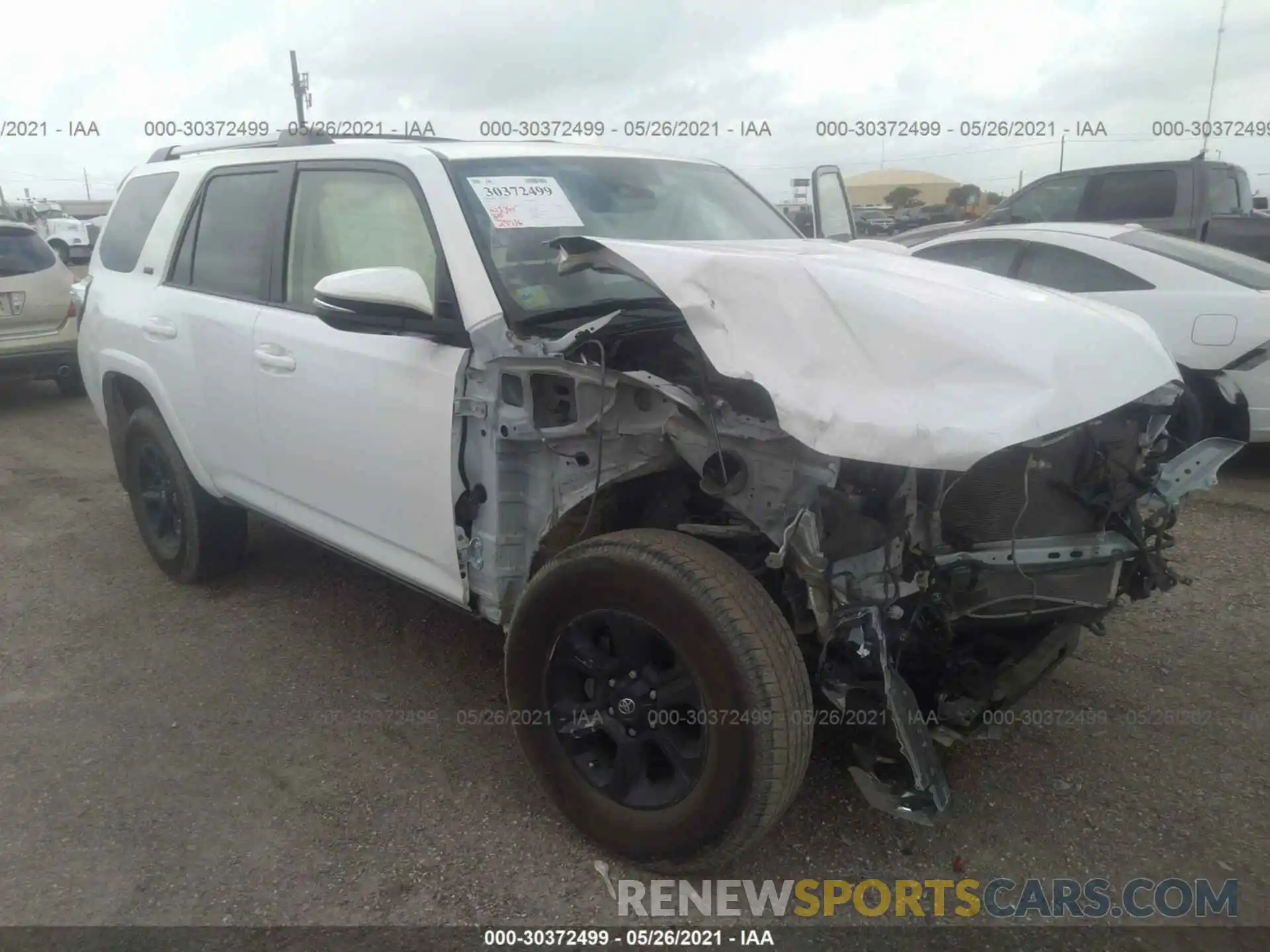 1 Photograph of a damaged car JTEZU5JR6L5215116 TOYOTA 4RUNNER 2020