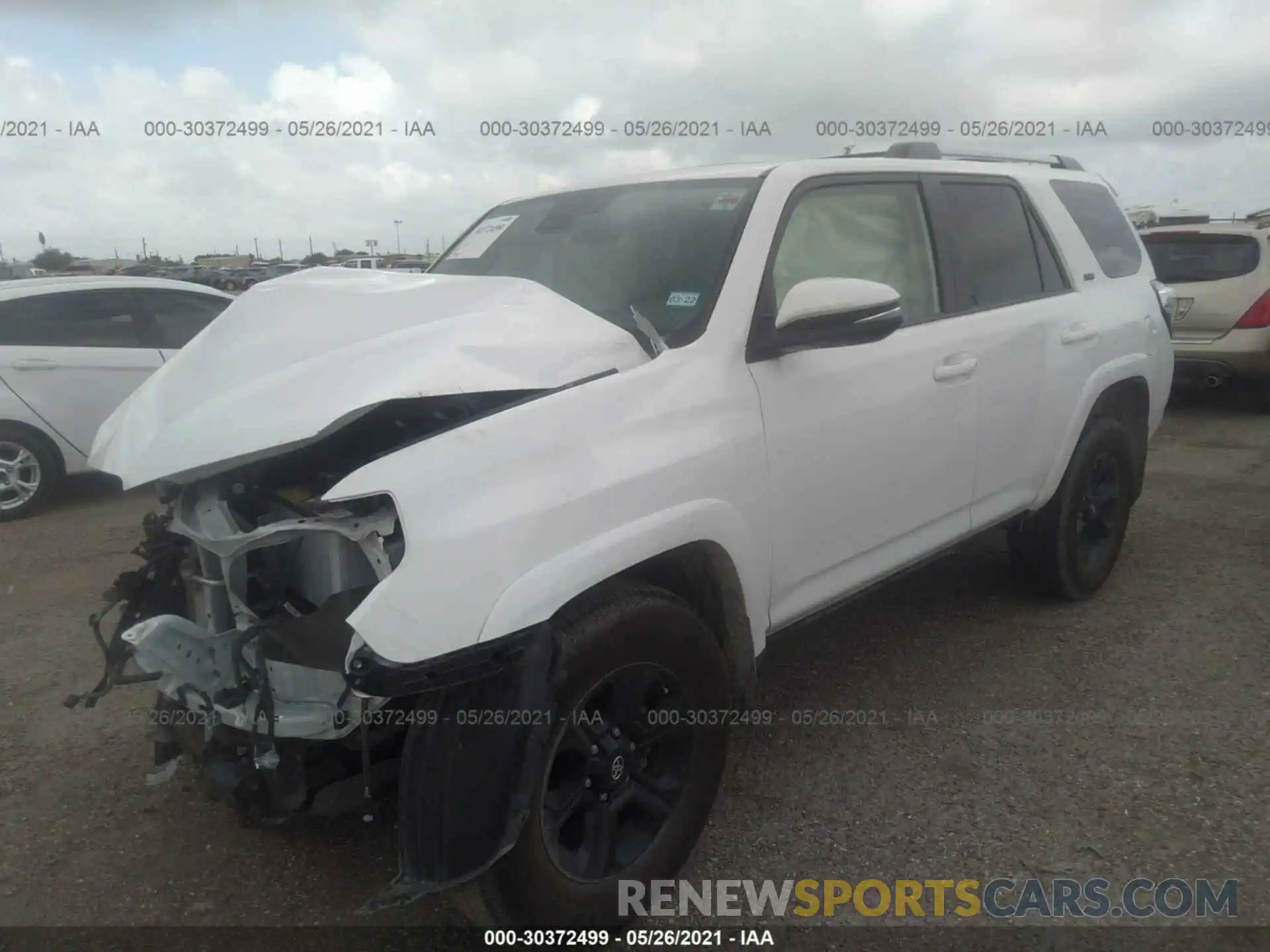 2 Photograph of a damaged car JTEZU5JR6L5215116 TOYOTA 4RUNNER 2020