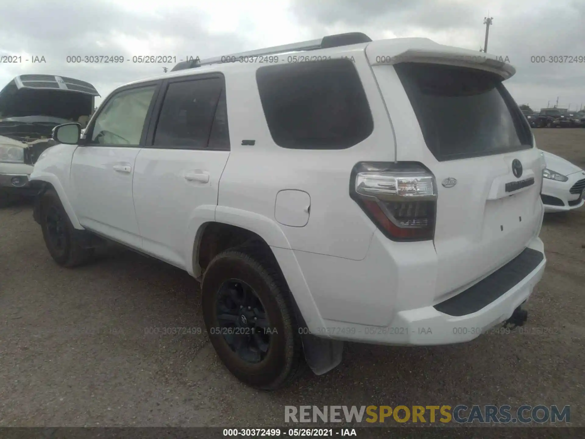 3 Photograph of a damaged car JTEZU5JR6L5215116 TOYOTA 4RUNNER 2020