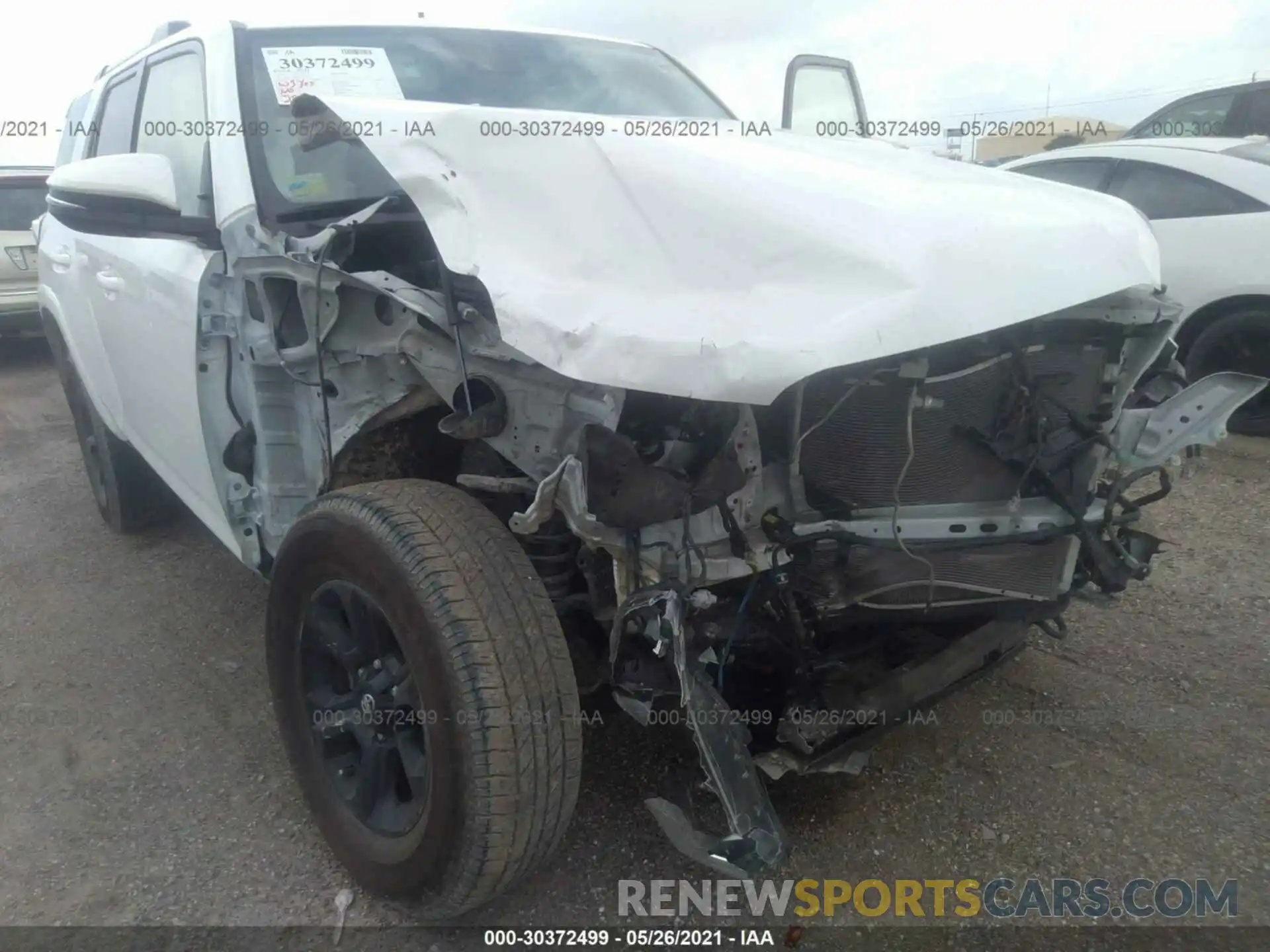 6 Photograph of a damaged car JTEZU5JR6L5215116 TOYOTA 4RUNNER 2020