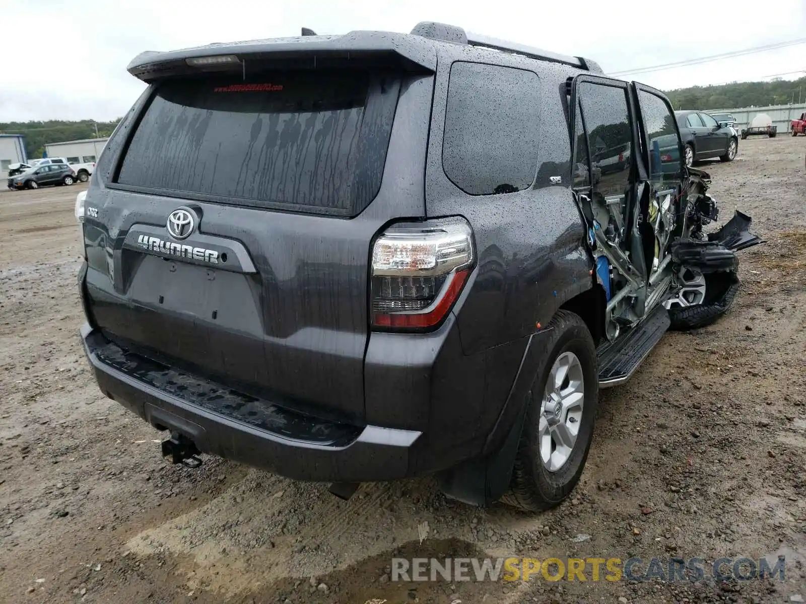 4 Photograph of a damaged car JTEZU5JR6L5217237 TOYOTA 4RUNNER 2020