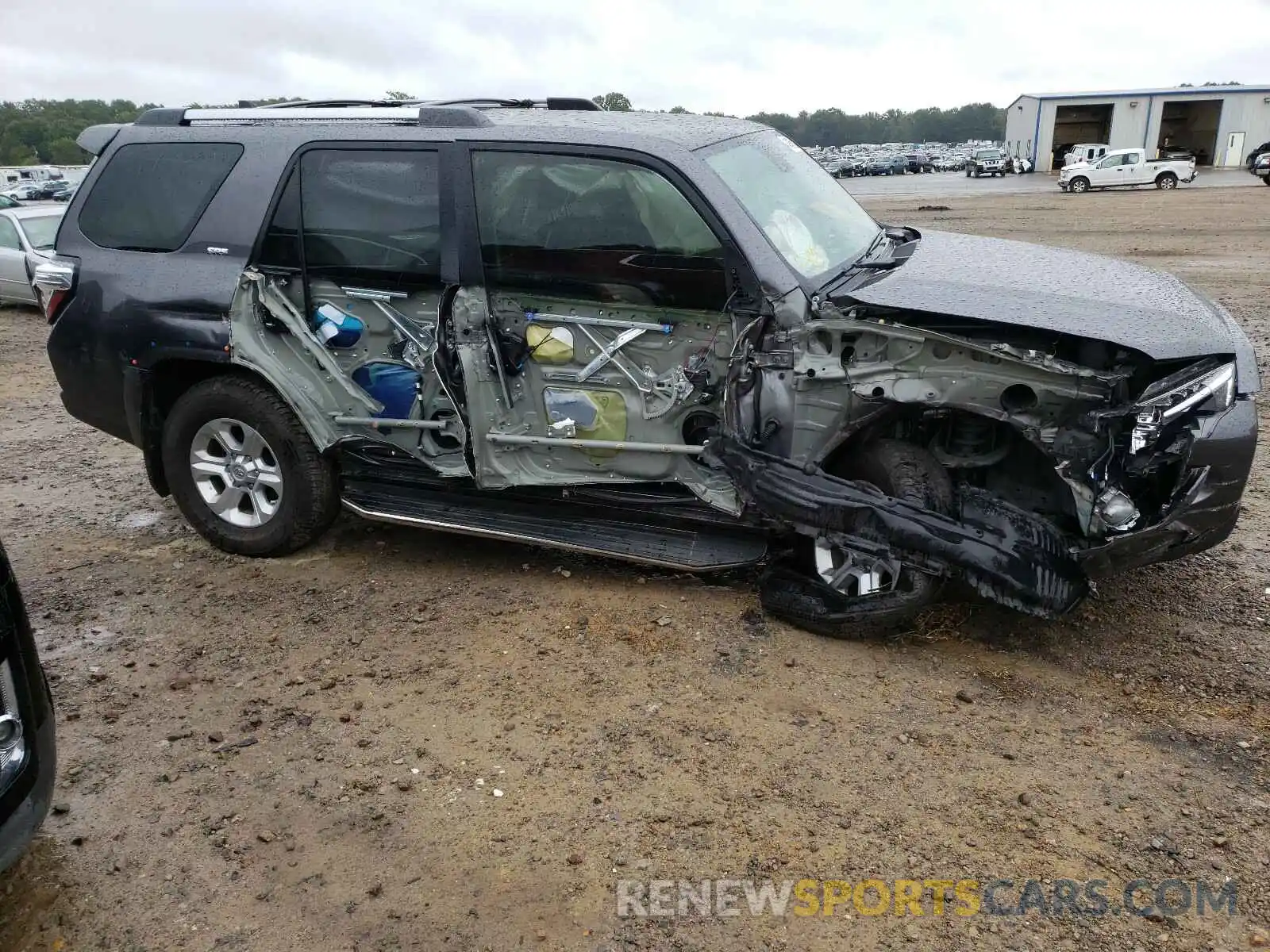 9 Photograph of a damaged car JTEZU5JR6L5217237 TOYOTA 4RUNNER 2020