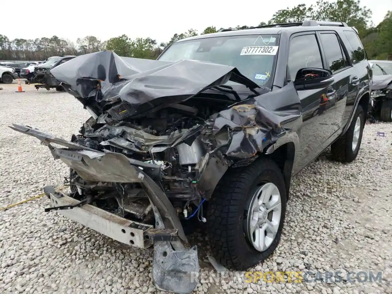 2 Photograph of a damaged car JTEZU5JR6L5218873 TOYOTA 4RUNNER 2020