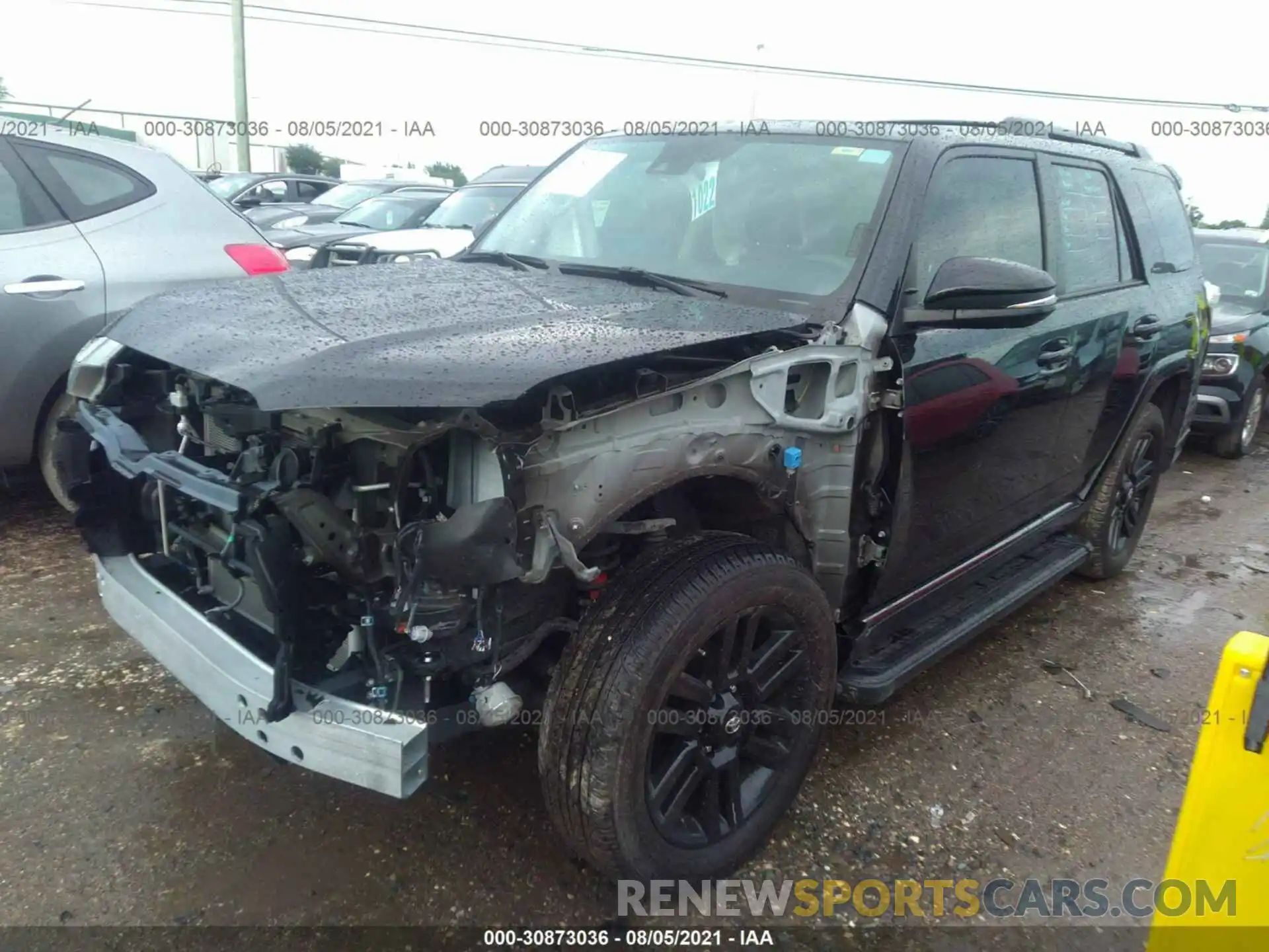 2 Photograph of a damaged car JTEZU5JR6L5222650 TOYOTA 4RUNNER 2020