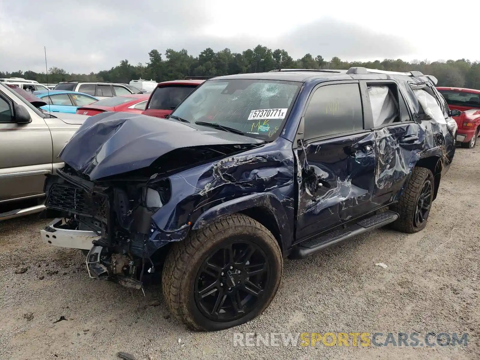 2 Photograph of a damaged car JTEZU5JR6L5225273 TOYOTA 4RUNNER 2020