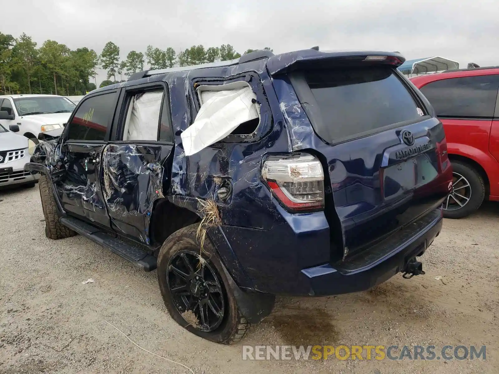 3 Photograph of a damaged car JTEZU5JR6L5225273 TOYOTA 4RUNNER 2020