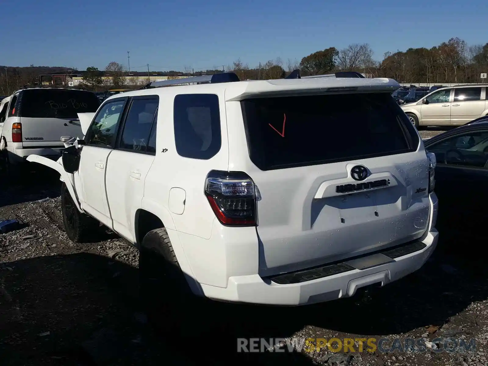 3 Photograph of a damaged car JTEZU5JR6L5227475 TOYOTA 4RUNNER 2020