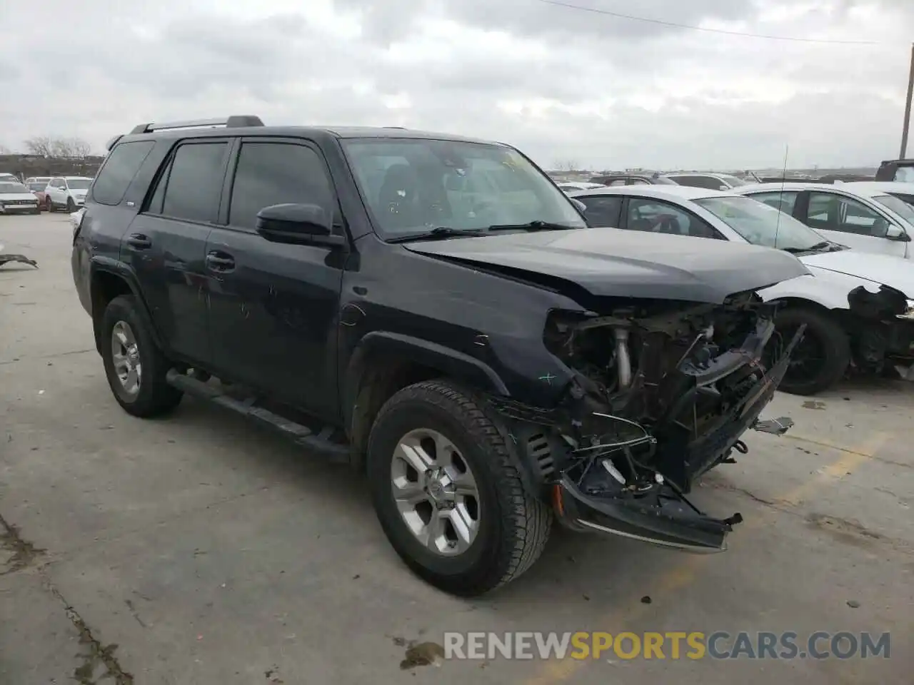 4 Photograph of a damaged car JTEZU5JR6L5228142 TOYOTA 4RUNNER 2020