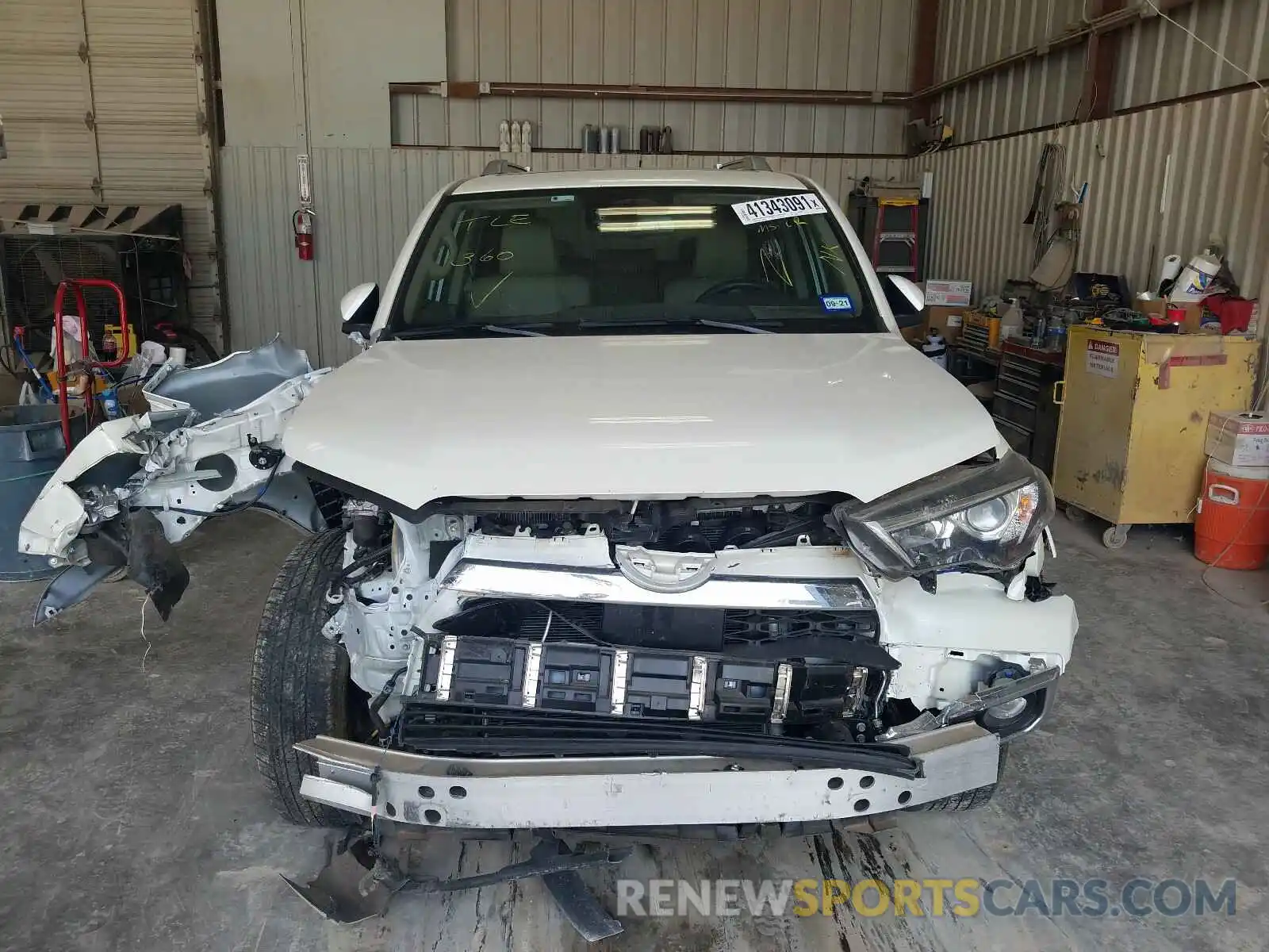 9 Photograph of a damaged car JTEZU5JR7L5214685 TOYOTA 4RUNNER 2020