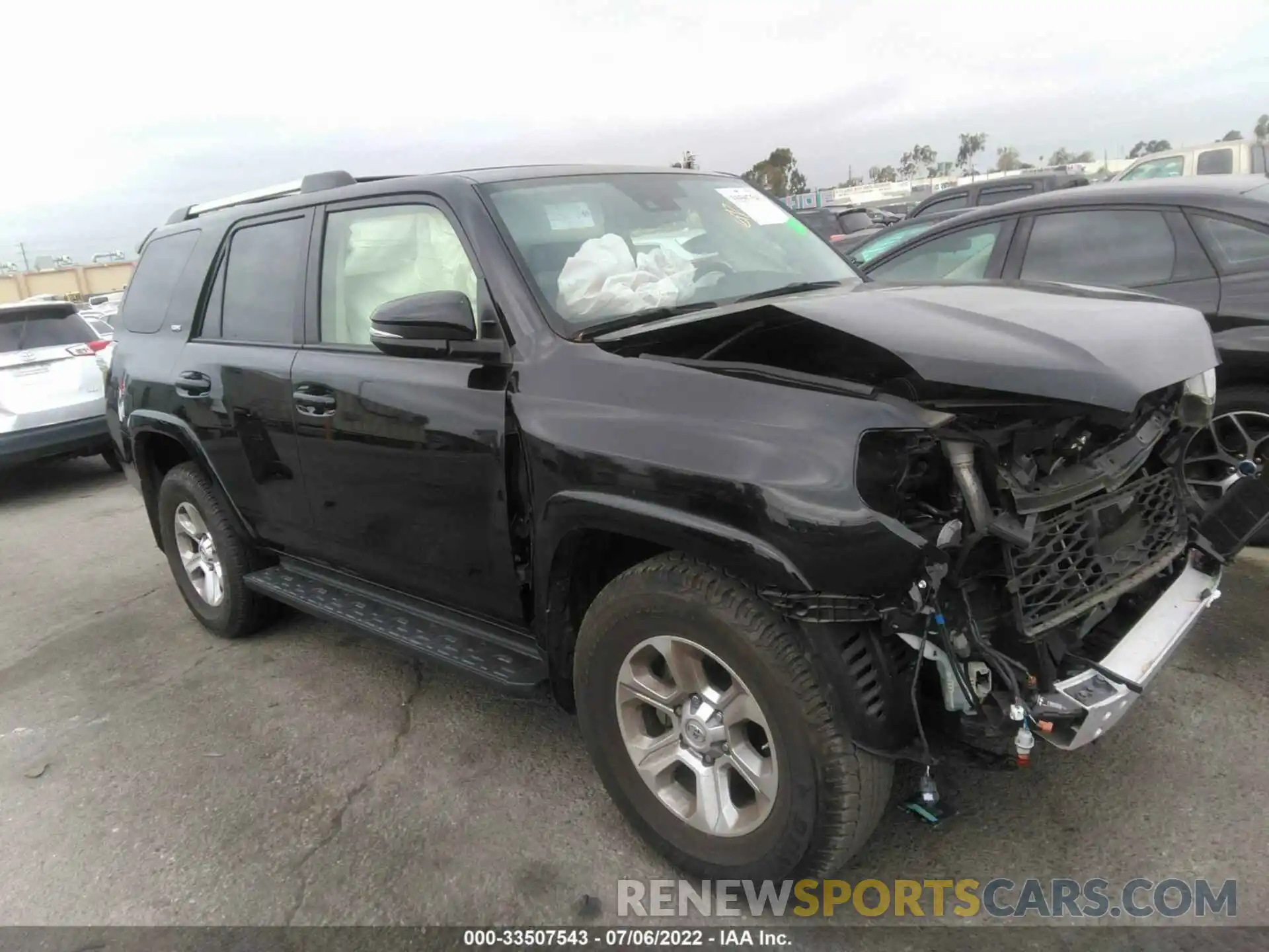 1 Photograph of a damaged car JTEZU5JR7L5215349 TOYOTA 4RUNNER 2020