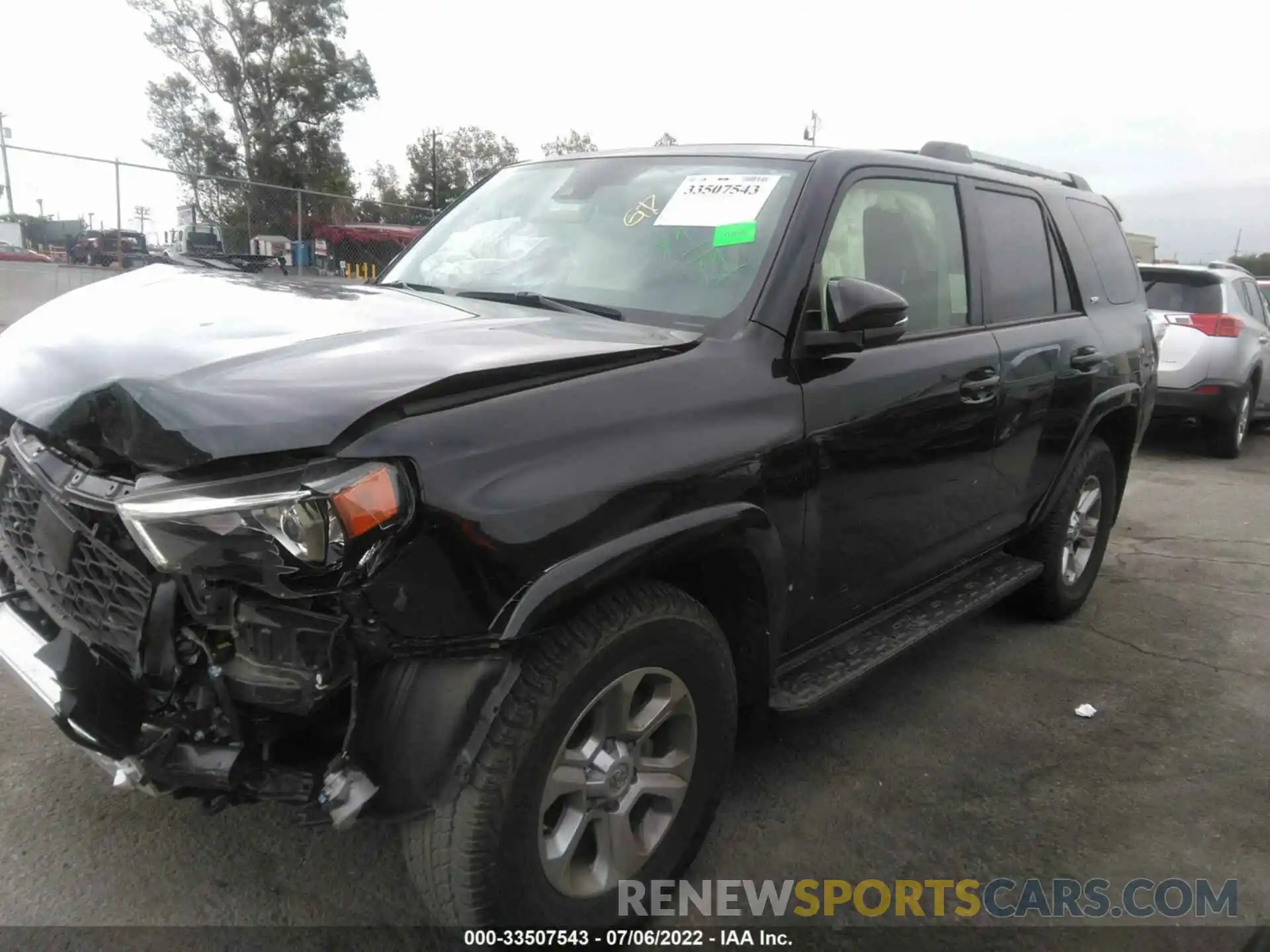 2 Photograph of a damaged car JTEZU5JR7L5215349 TOYOTA 4RUNNER 2020