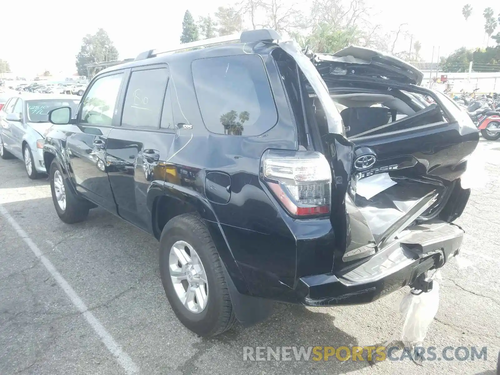 3 Photograph of a damaged car JTEZU5JR7L5221961 TOYOTA 4RUNNER 2020