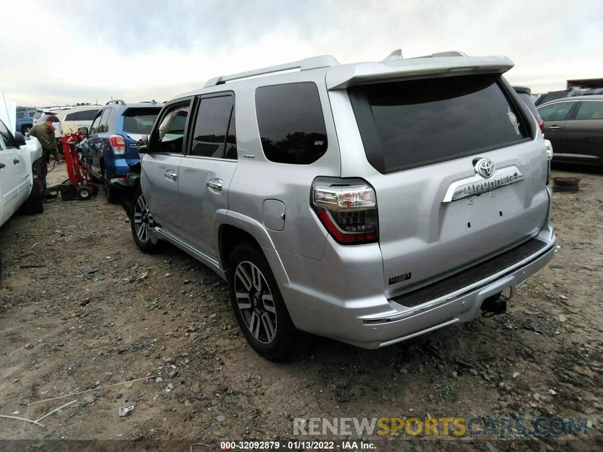 3 Photograph of a damaged car JTEZU5JR8L5214419 TOYOTA 4RUNNER 2020