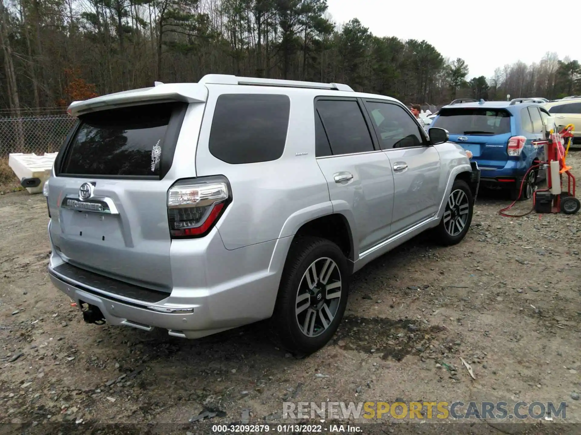 4 Photograph of a damaged car JTEZU5JR8L5214419 TOYOTA 4RUNNER 2020