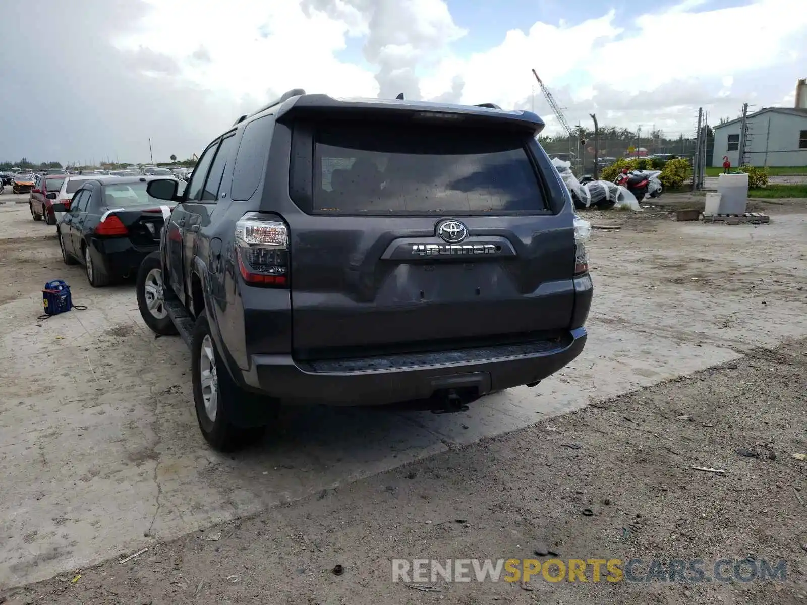 3 Photograph of a damaged car JTEZU5JR8L5214632 TOYOTA 4RUNNER 2020