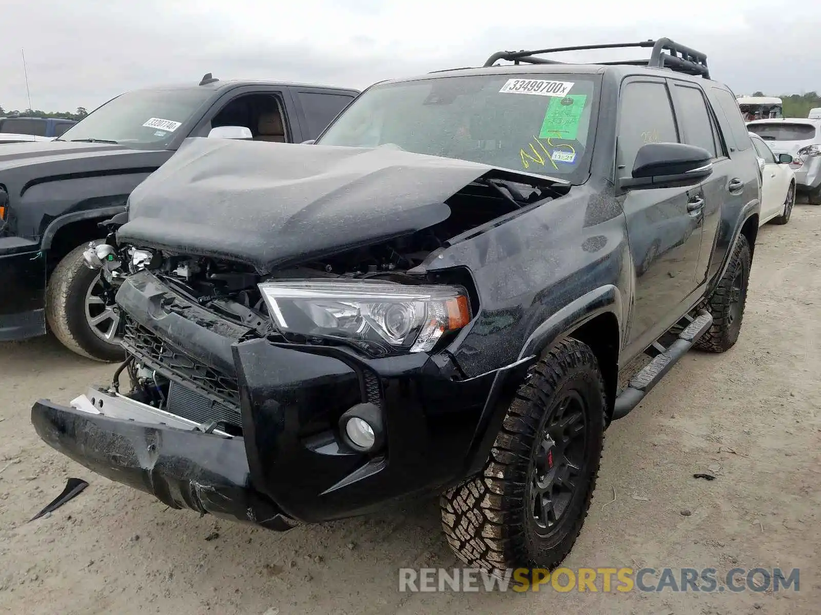 2 Photograph of a damaged car JTEZU5JR8L5216400 TOYOTA 4RUNNER 2020