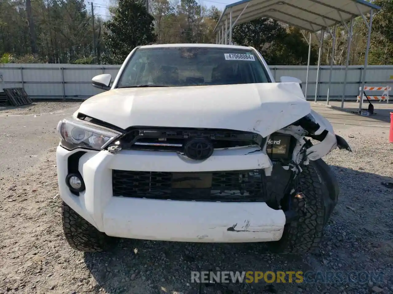 5 Photograph of a damaged car JTEZU5JR8L5217272 TOYOTA 4RUNNER 2020