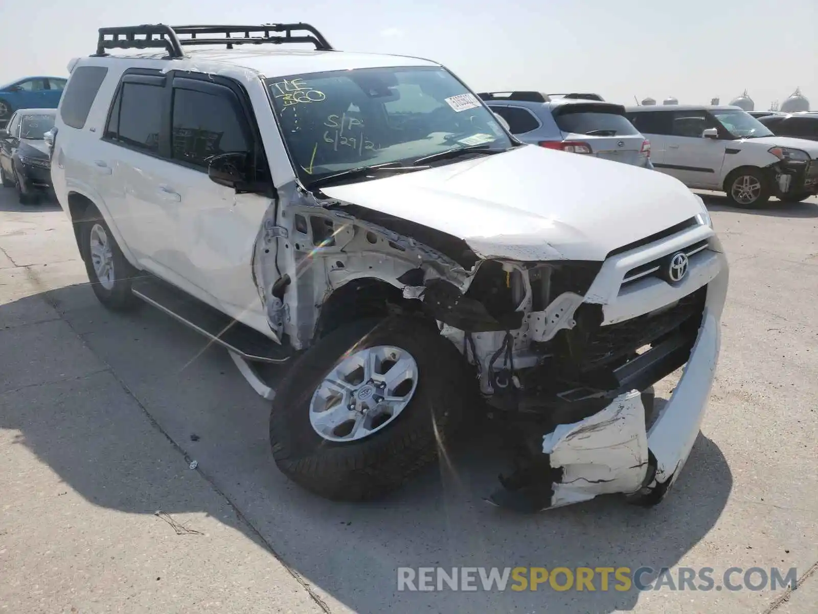 1 Photograph of a damaged car JTEZU5JR8L5220429 TOYOTA 4RUNNER 2020