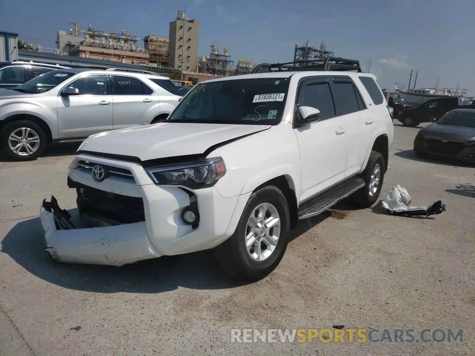 2 Photograph of a damaged car JTEZU5JR8L5220429 TOYOTA 4RUNNER 2020