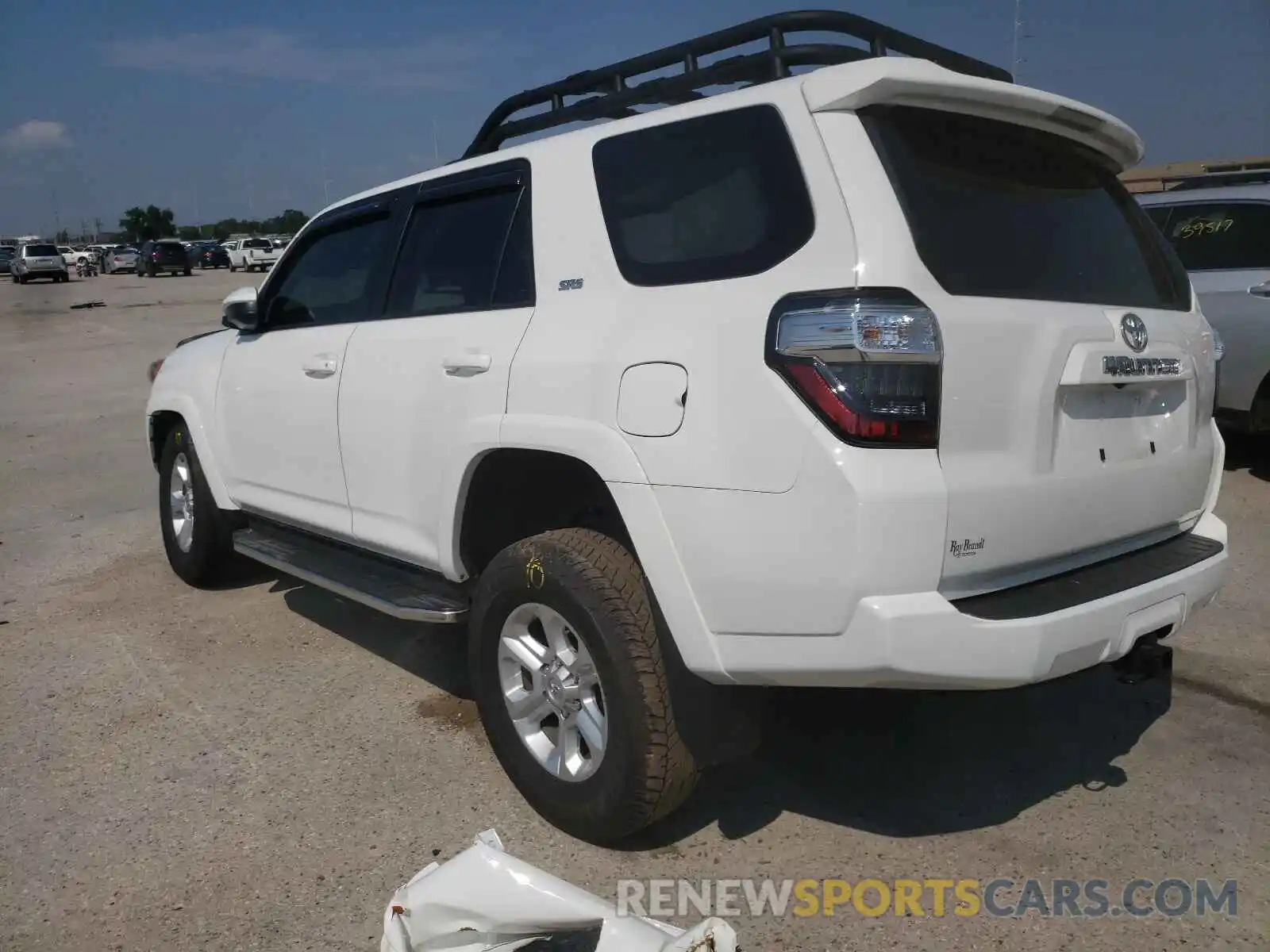 3 Photograph of a damaged car JTEZU5JR8L5220429 TOYOTA 4RUNNER 2020