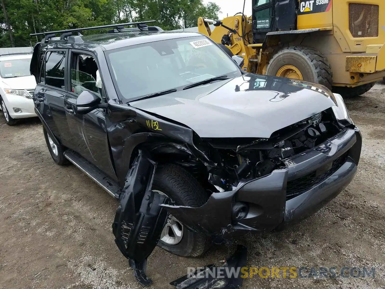 1 Photograph of a damaged car JTEZU5JR8L5223718 TOYOTA 4RUNNER 2020
