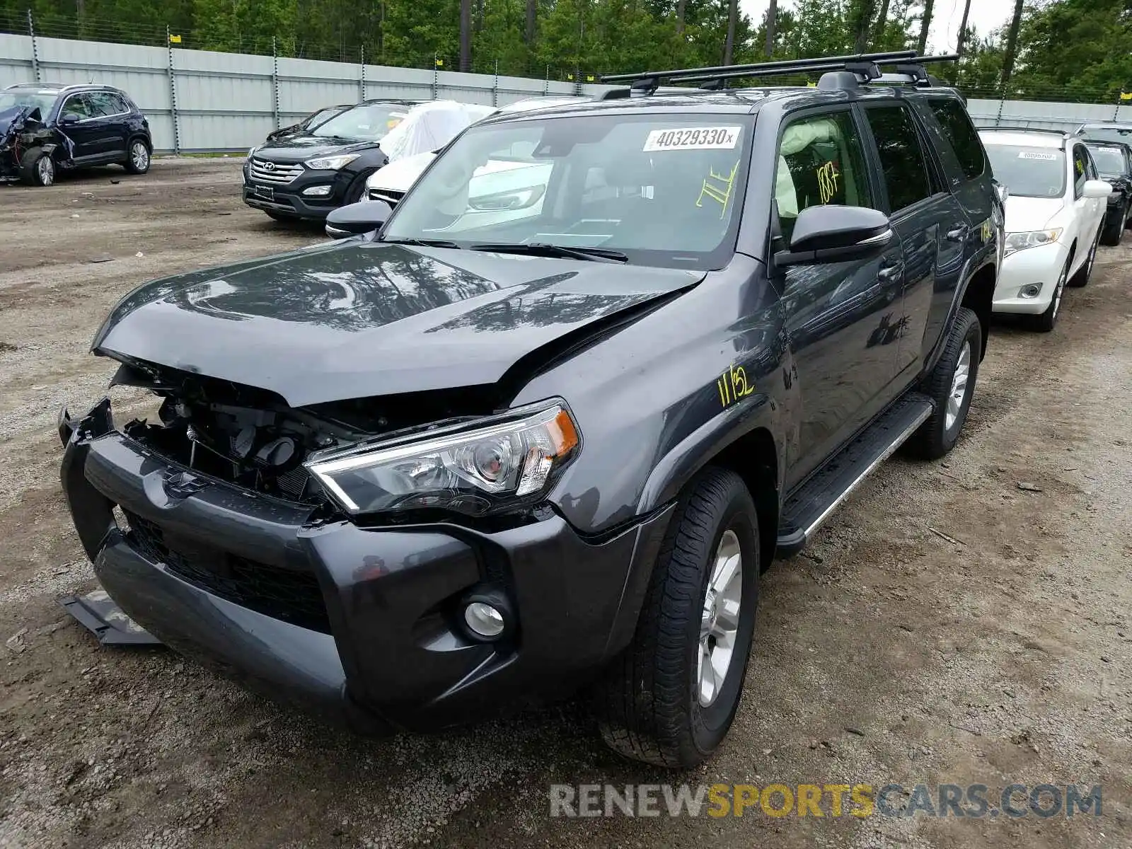 2 Photograph of a damaged car JTEZU5JR8L5223718 TOYOTA 4RUNNER 2020