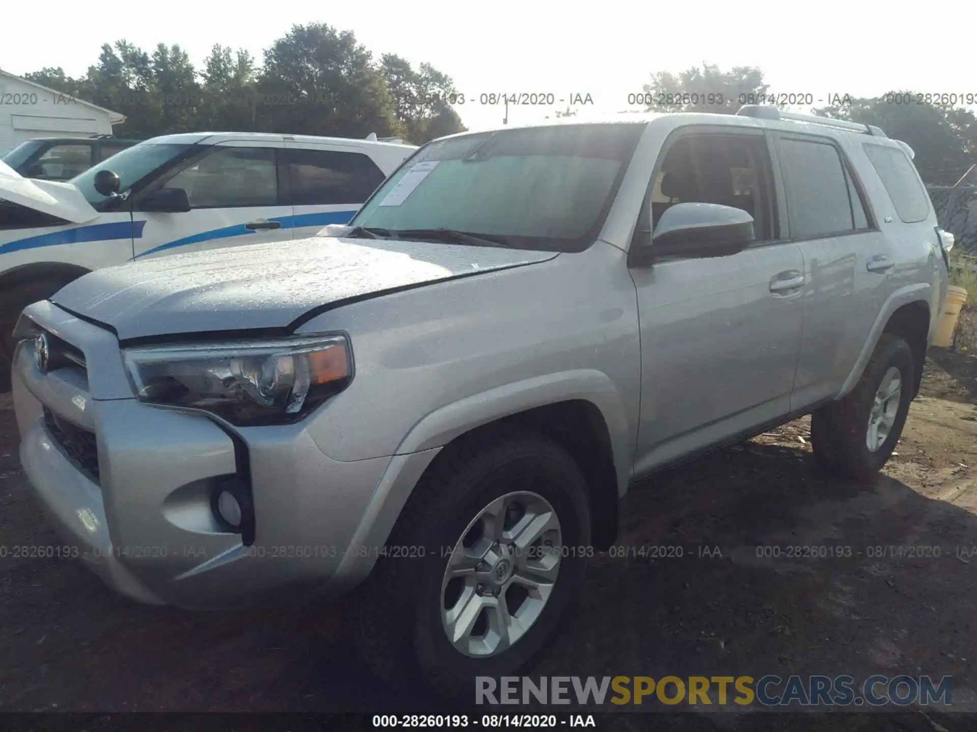 2 Photograph of a damaged car JTEZU5JR8L5223962 TOYOTA 4RUNNER 2020