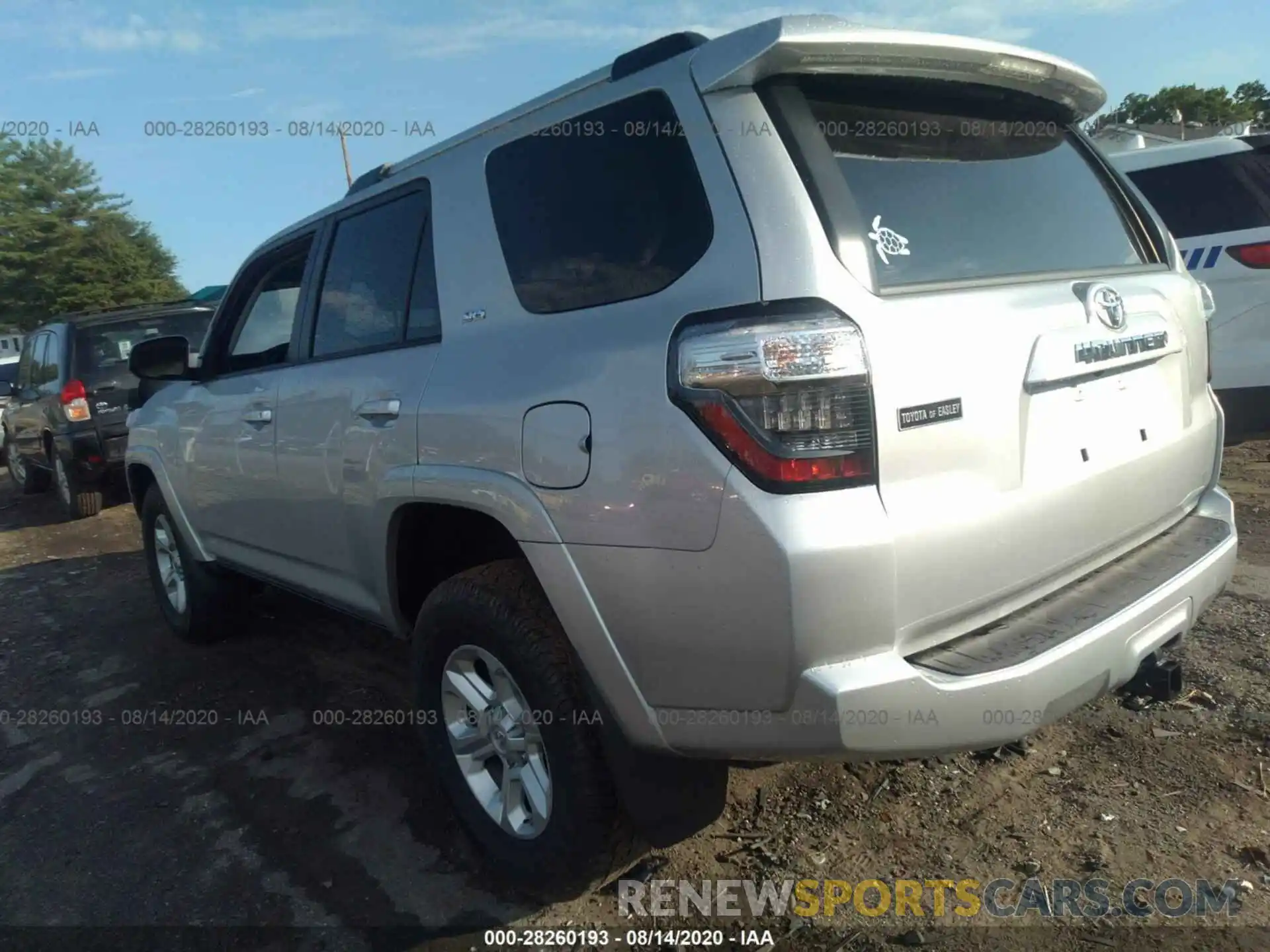 3 Photograph of a damaged car JTEZU5JR8L5223962 TOYOTA 4RUNNER 2020