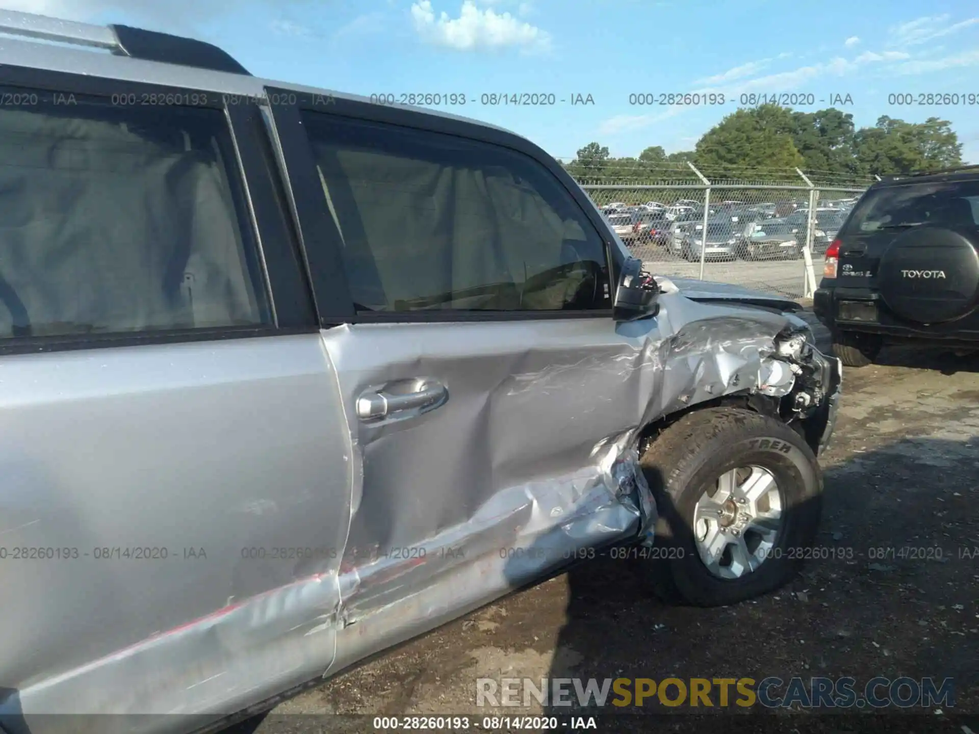 6 Photograph of a damaged car JTEZU5JR8L5223962 TOYOTA 4RUNNER 2020