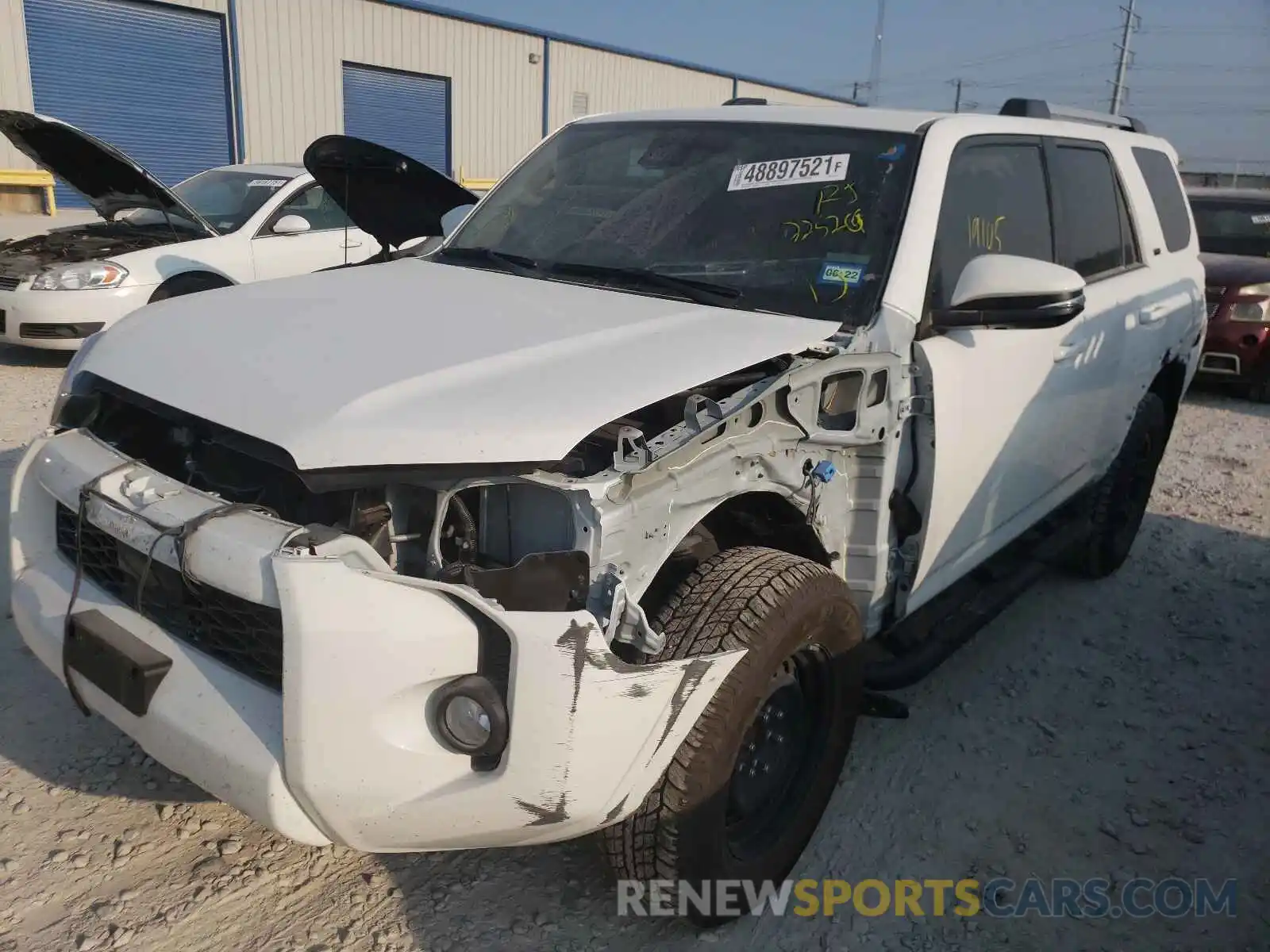 2 Photograph of a damaged car JTEZU5JR8L5225209 TOYOTA 4RUNNER 2020