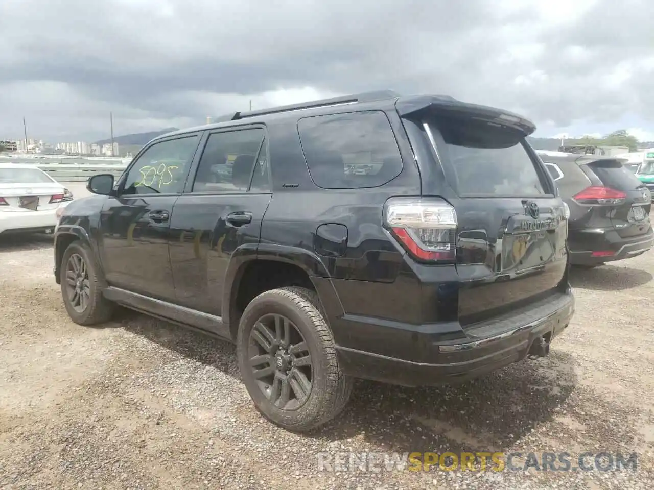 3 Photograph of a damaged car JTEZU5JR8L5225338 TOYOTA 4RUNNER 2020