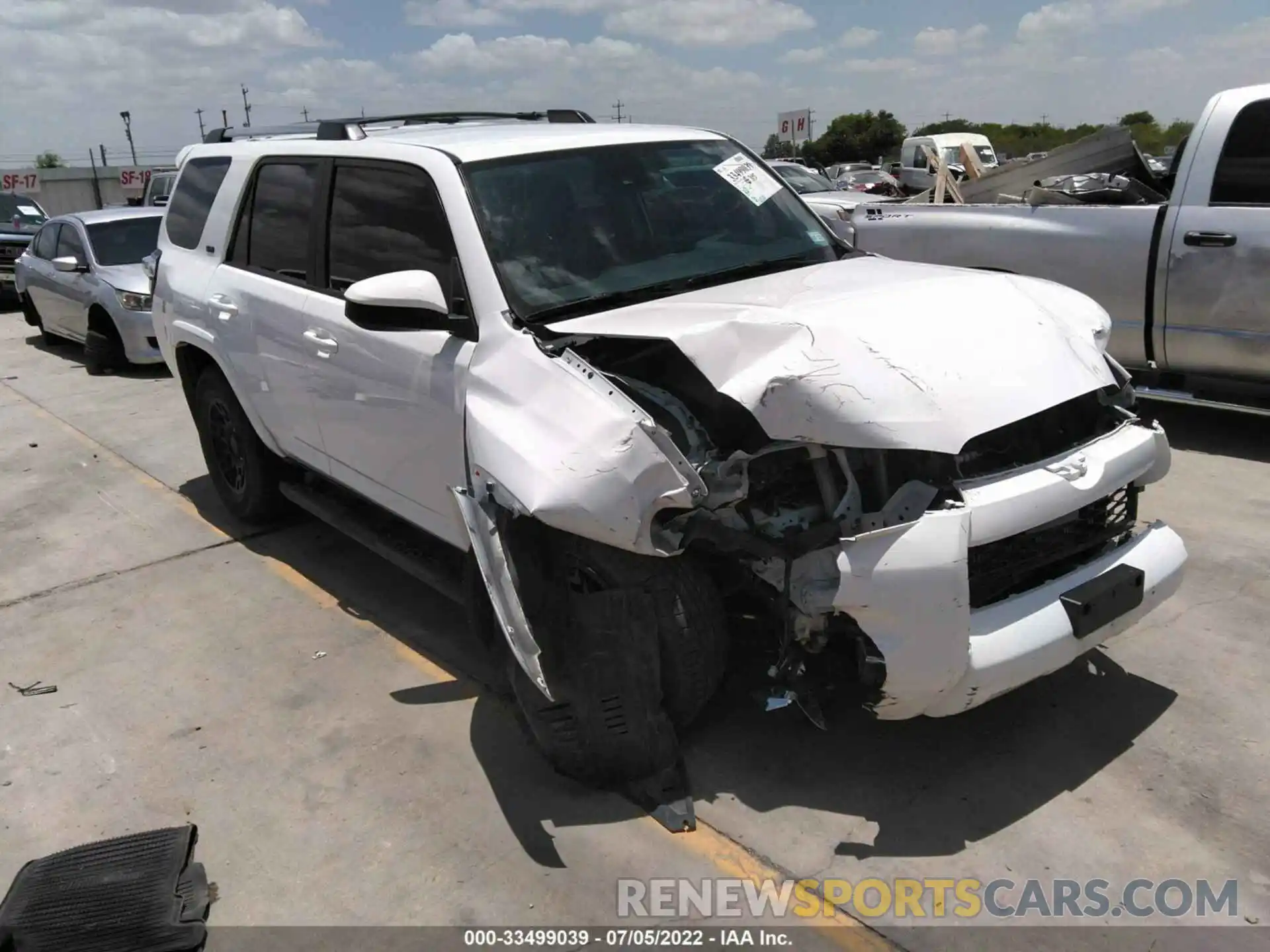 1 Photograph of a damaged car JTEZU5JR8L5225694 TOYOTA 4RUNNER 2020