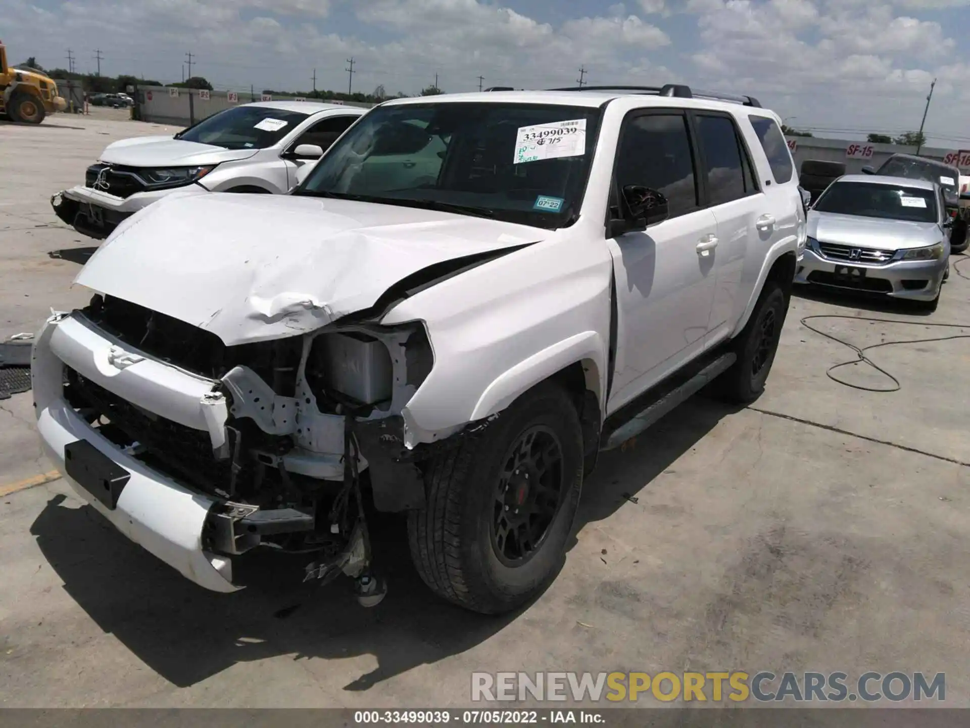 2 Photograph of a damaged car JTEZU5JR8L5225694 TOYOTA 4RUNNER 2020