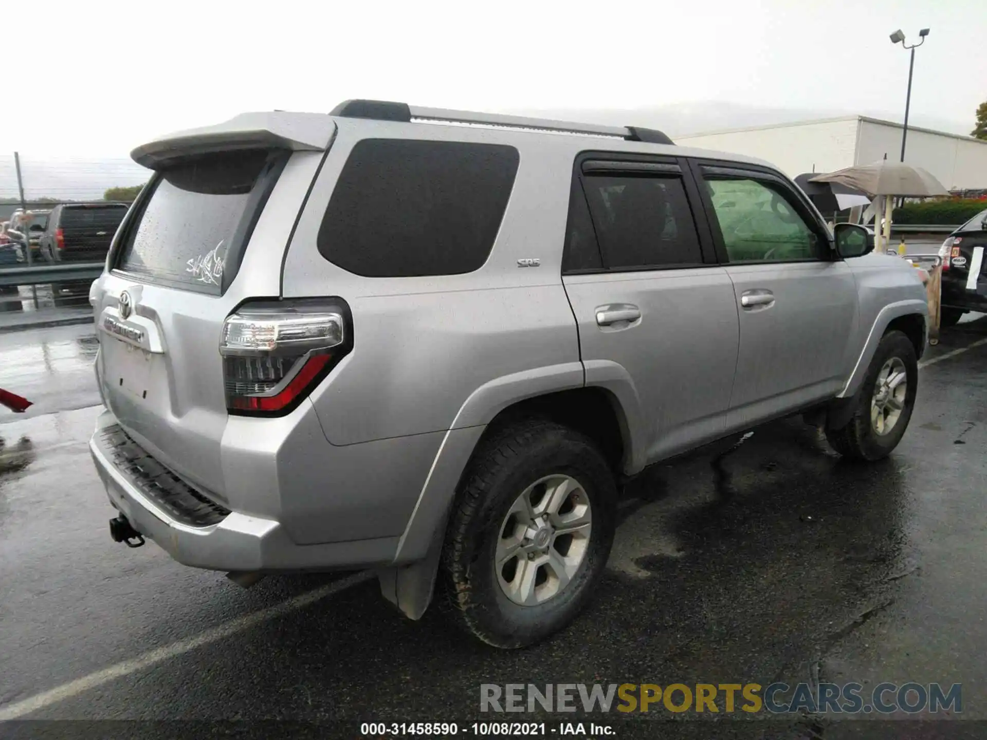 4 Photograph of a damaged car JTEZU5JR9L5216552 TOYOTA 4RUNNER 2020