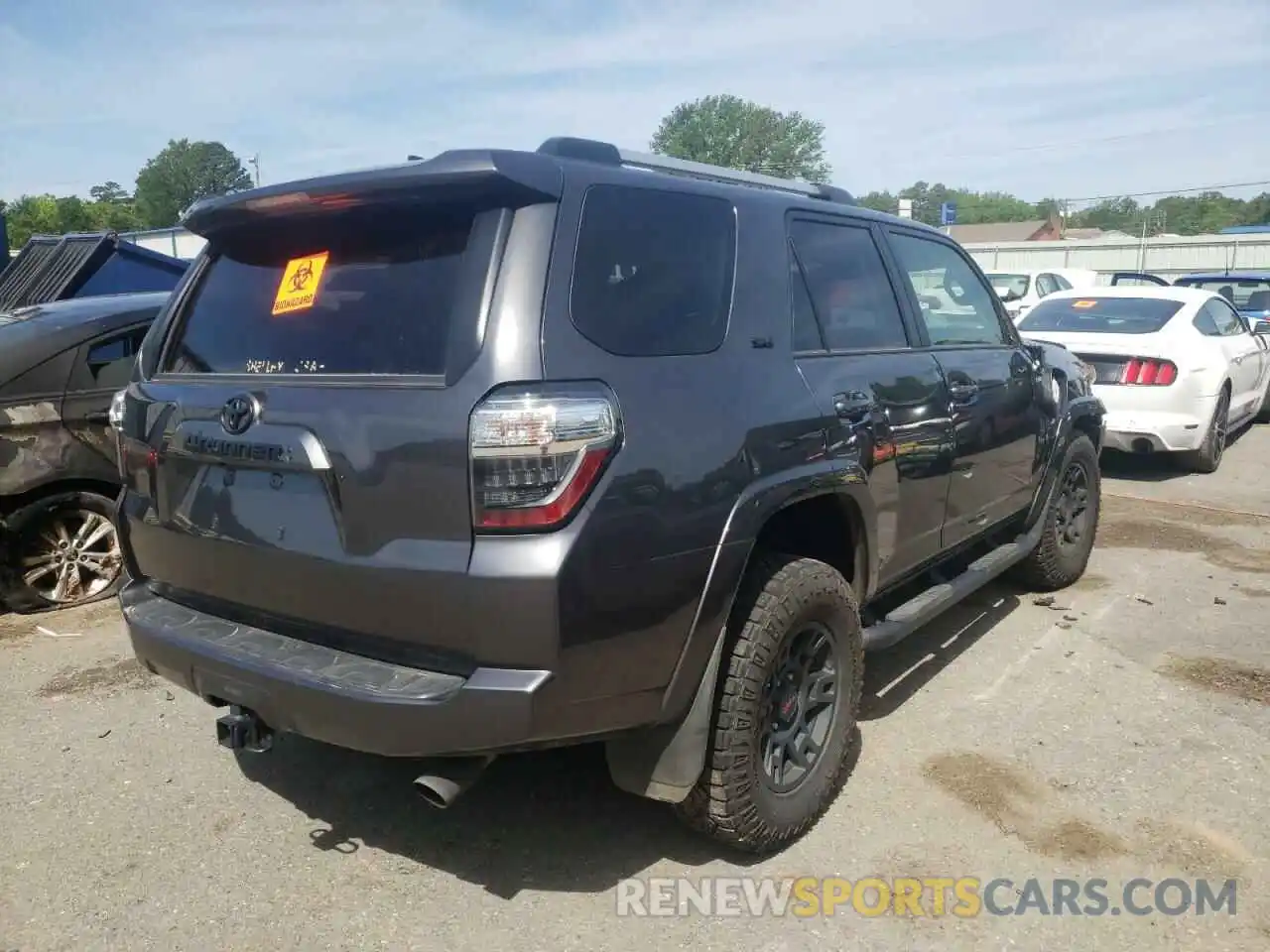 4 Photograph of a damaged car JTEZU5JR9L5217930 TOYOTA 4RUNNER 2020