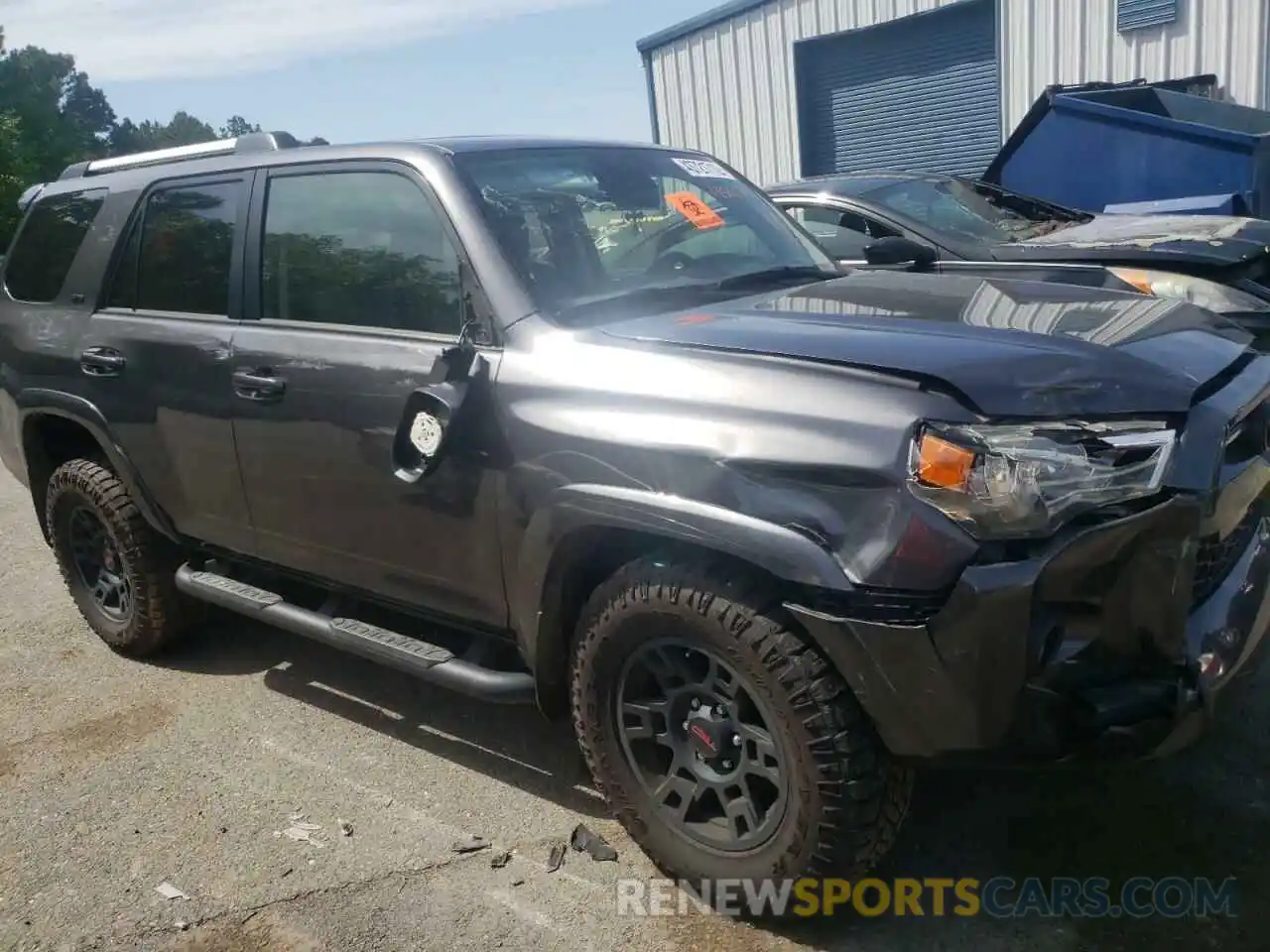 9 Photograph of a damaged car JTEZU5JR9L5217930 TOYOTA 4RUNNER 2020