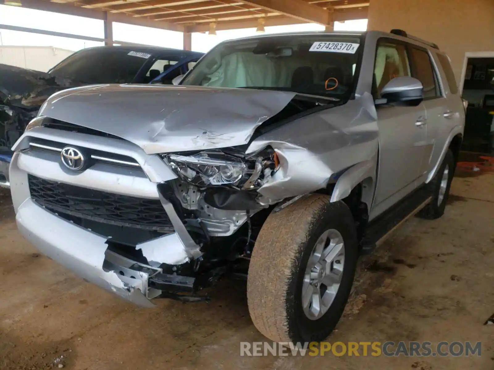 2 Photograph of a damaged car JTEZU5JR9L5222433 TOYOTA 4RUNNER 2020