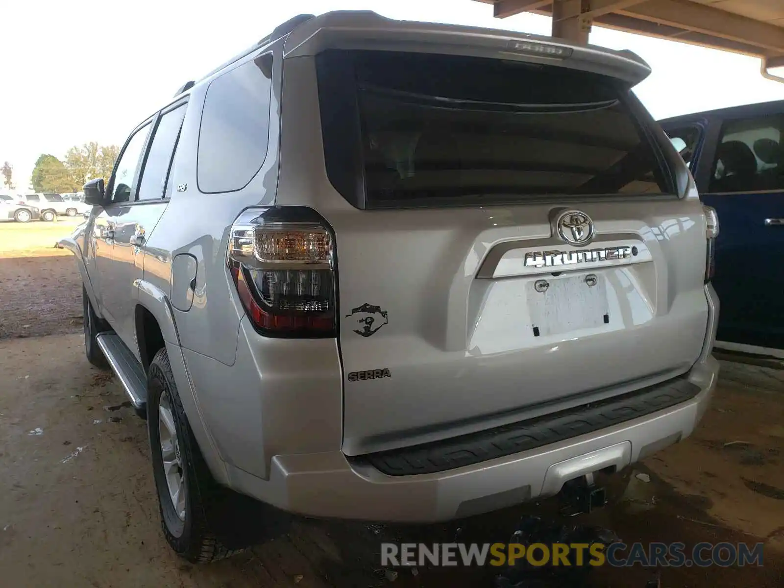 3 Photograph of a damaged car JTEZU5JR9L5222433 TOYOTA 4RUNNER 2020